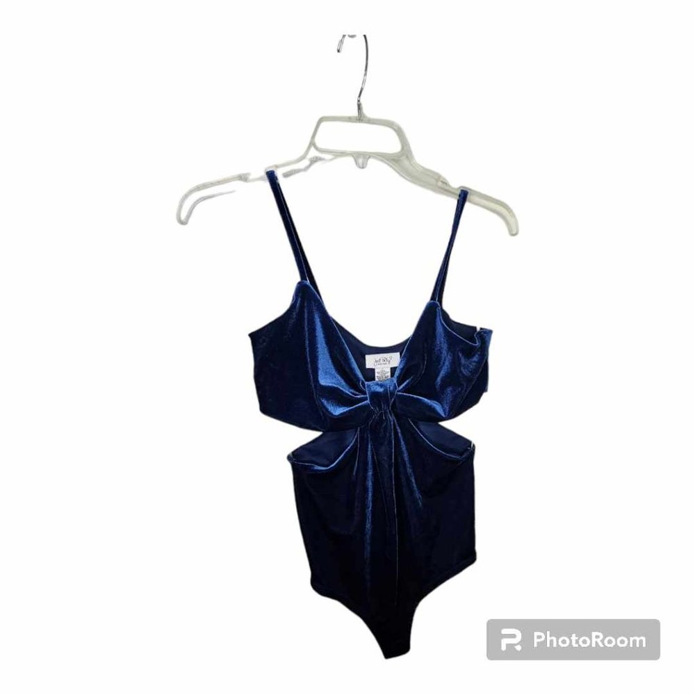Junior’s Just Poly Velvet Side Cutout Bodysuit